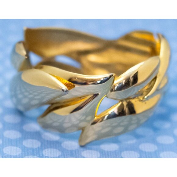 7 inch, Vintage Art Nouveau Elven Leaves Gold Tone Hinge Bangle - M38 - Picture 2 of 3